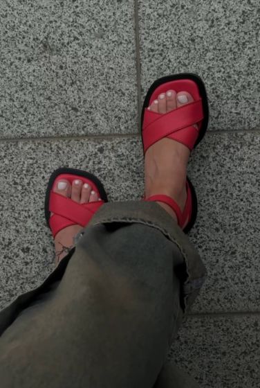 Жіночі босоніжки на низькій підошві Марінес Red